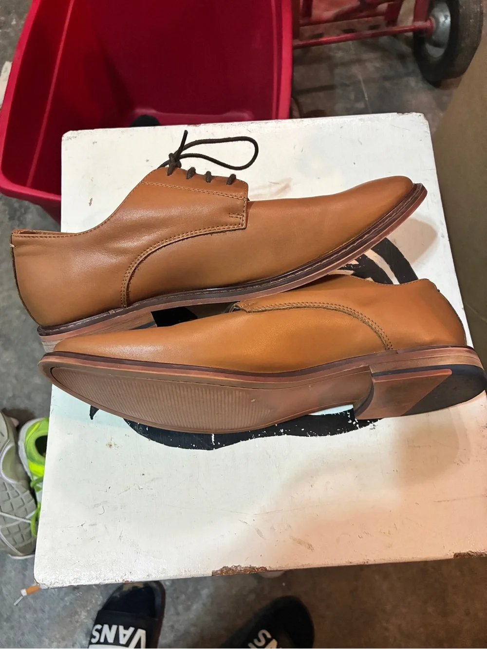Men's Tan Leather Lace-Up Derby Shoes